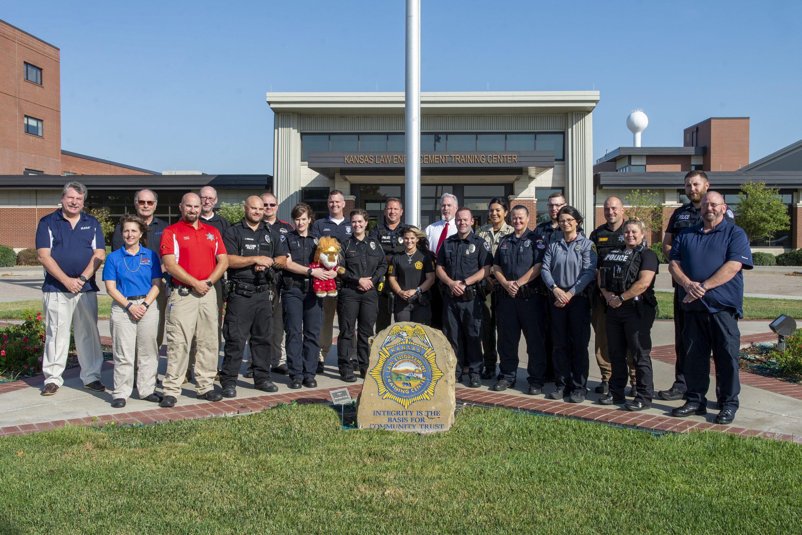 Class Photo from the D.A.R.E. Officer Training held on July 25 – Aug 5, 2022 in Hutchinson, KS